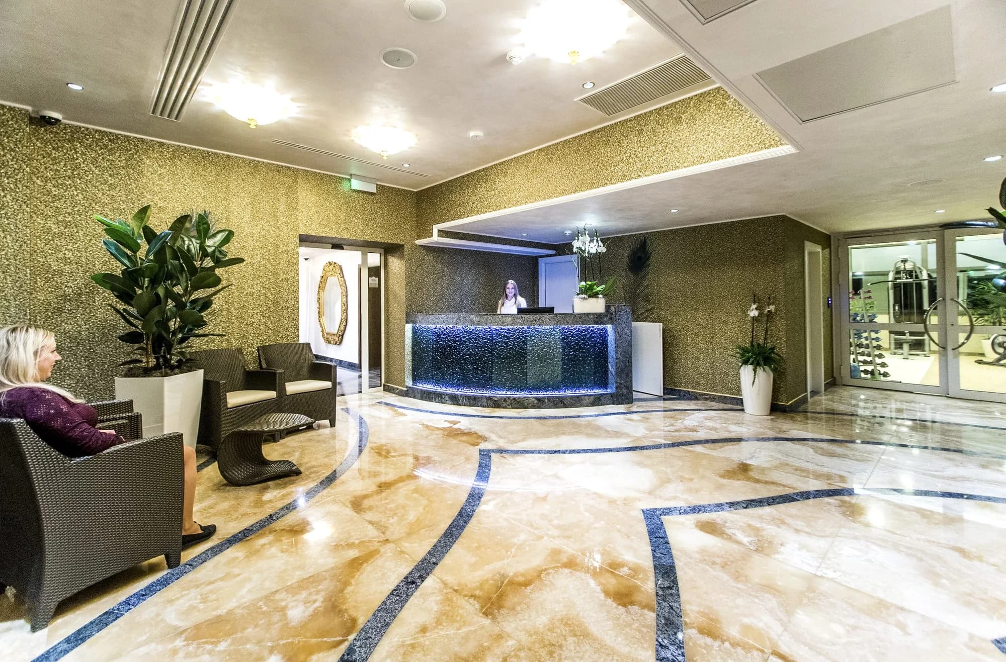 Lobby mit Rezeption im King’s Resort Rozvadov