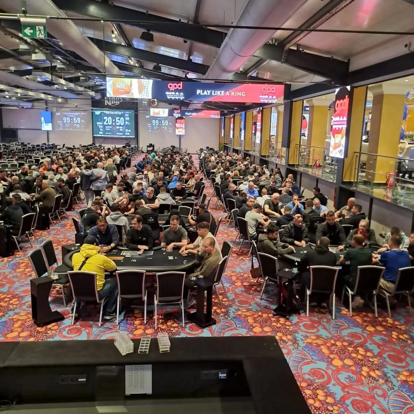 Vollbesetzter Turniersaal der German Poker Days im King’s Resort Rozvadov